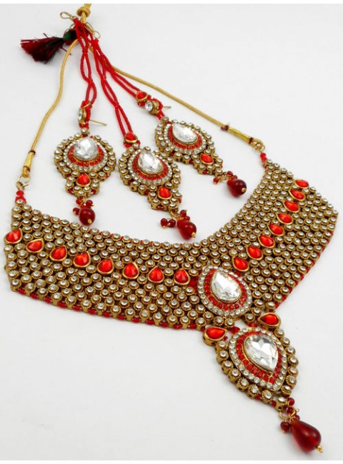 Stonestudded Jewelry Set